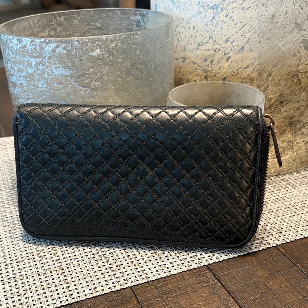 SOLD❌Bottega Veneta Black Quilted Wallet❌